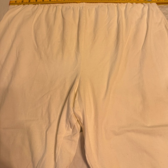 Ivory Capri Leggings w/ Lace Hem - Picture 3 of 11